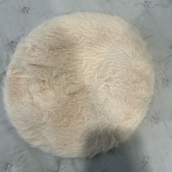 ShariRose Cream Angora Fir Beret Soft Fuzzy Winter Hat new without tags main image 4
